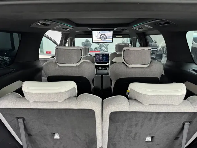Volvo EM90 — Фото автомобиля 13