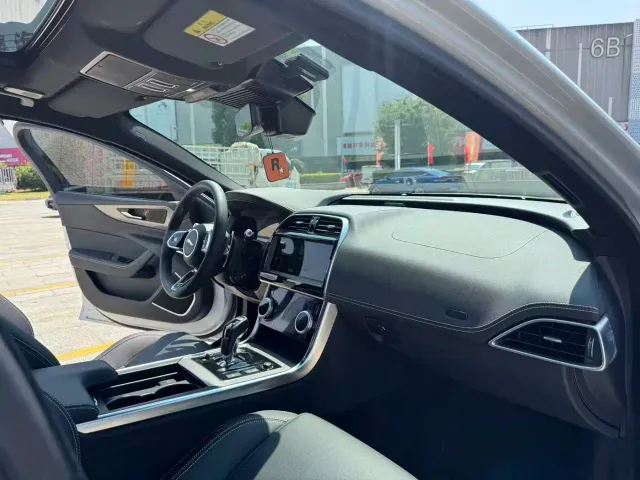Jaguar XEL — Фото автомобиля 28