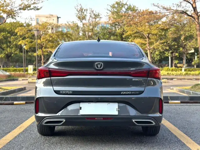 Changan Eado — Фото автомобиля 12