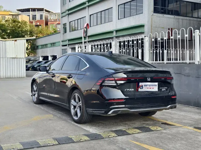 Honda Accord — Фото автомобиля 4