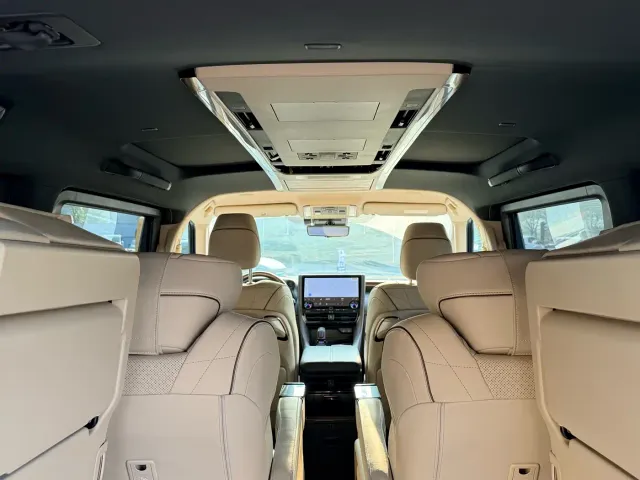Toyota Vellfire — Фото автомобиля 9