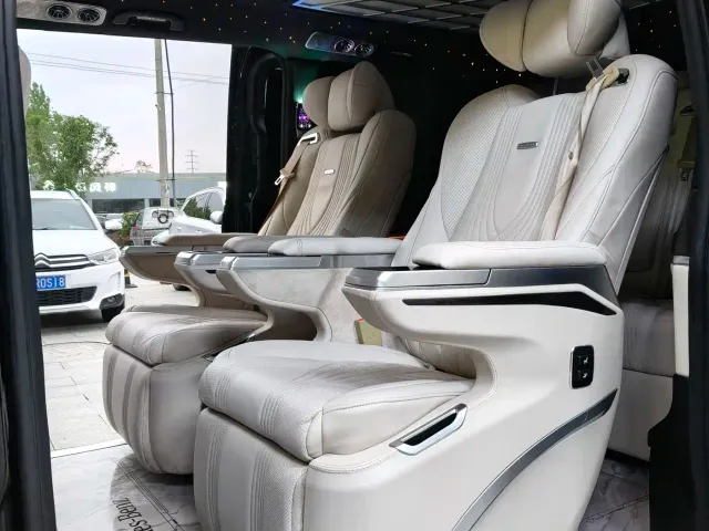 Mercedes-Benz V-Class — Фото автомобиля 8
