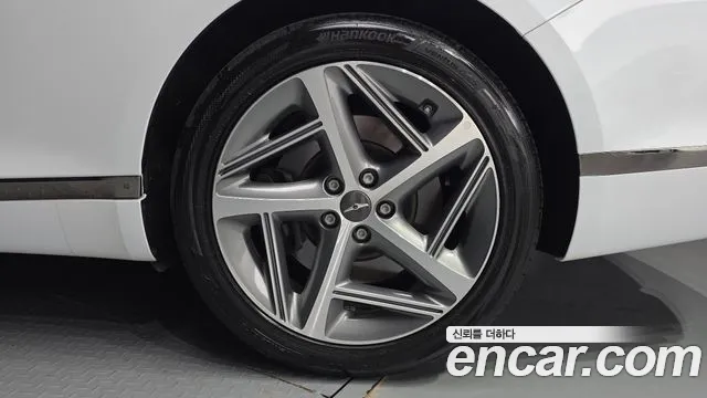 Genesis G80 Бензин 2.5 турбо 2WD — Фото автомобиля 17