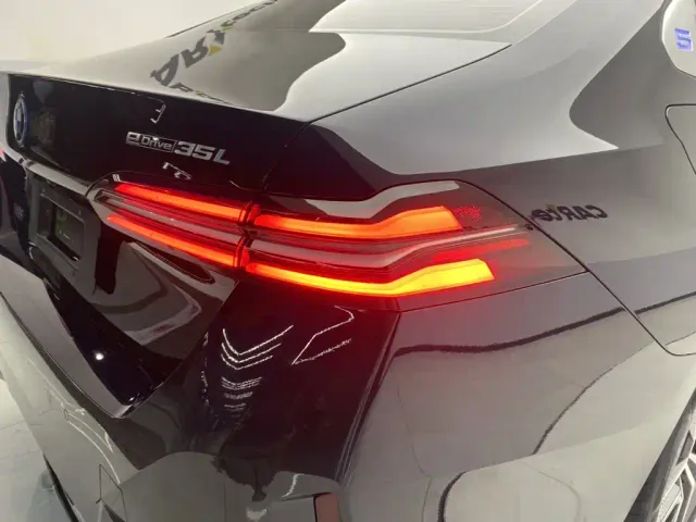 BMW i5 — Фото автомобиля 10