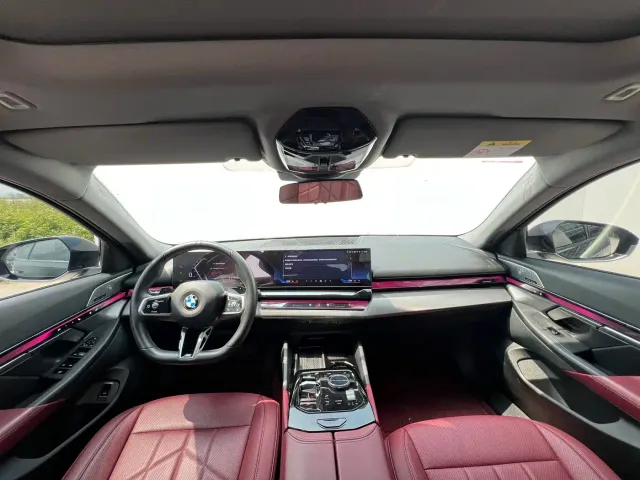 BMW 5 Series — Фото автомобиля 11