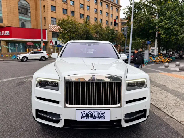 Фотография автомобиля — Rolls-Royce Cullinan
