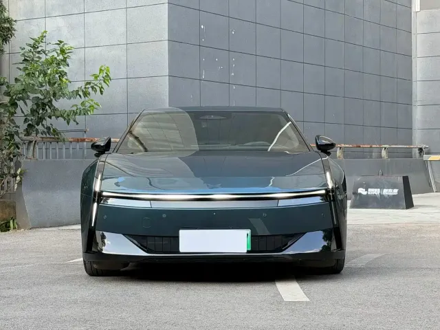XPeng XPeng P7 — Фото автомобиля 2