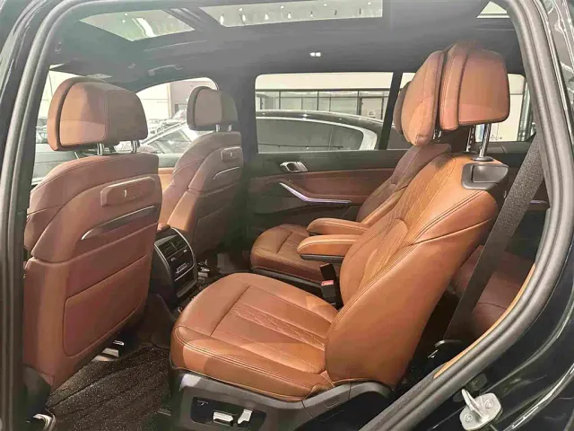 BMW X7 — Фото автомобиля 12