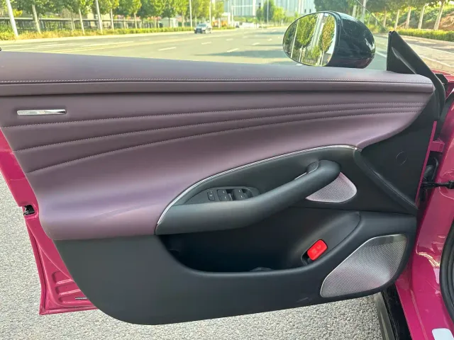 Xiaomi SU7 — Фото автомобиля 10