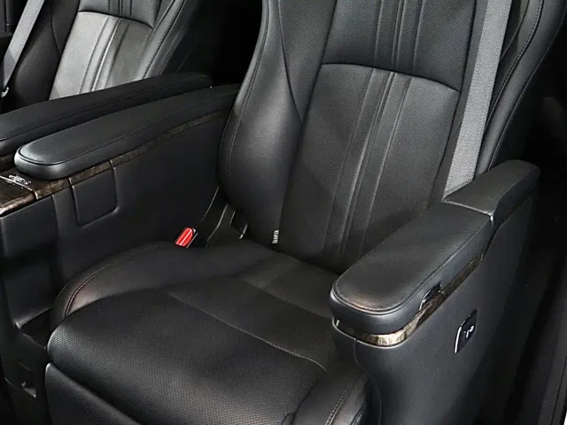 Toyota Alphard — Фото автомобиля 14