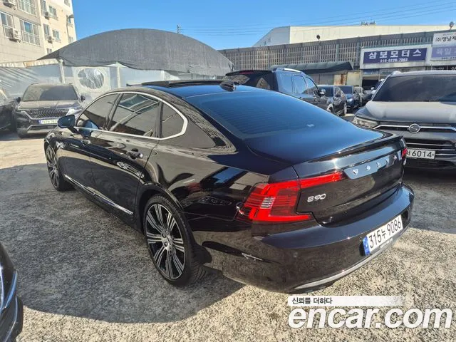 Вольво S90 — Фото автомобиля 4