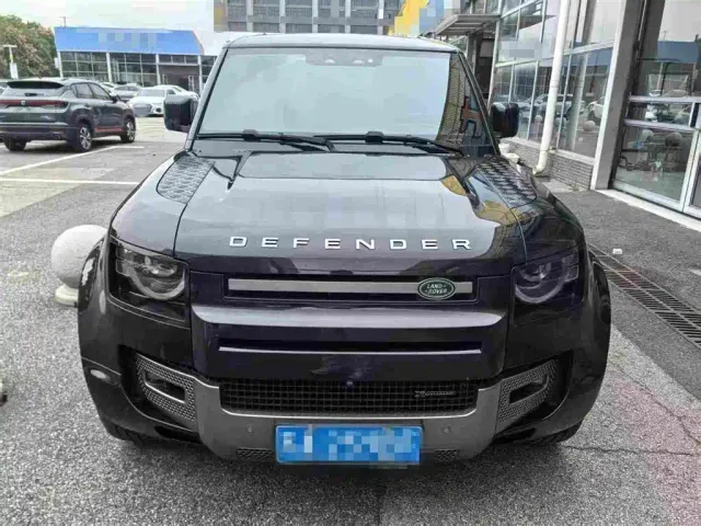 Land Rover Defender — Фото автомобиля 2