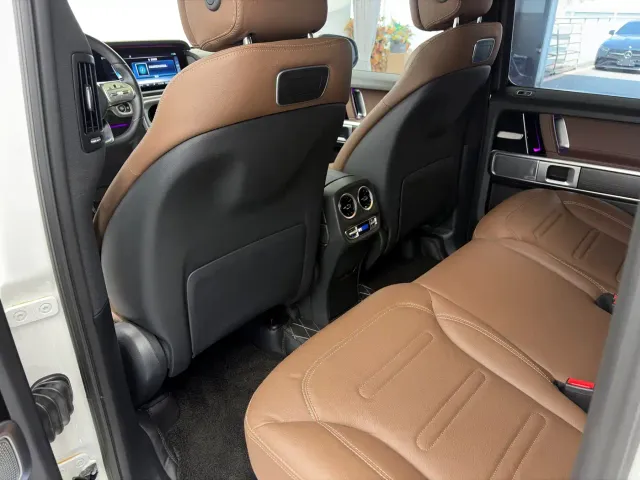 Mercedes-Benz G-Class — Фото автомобиля 11
