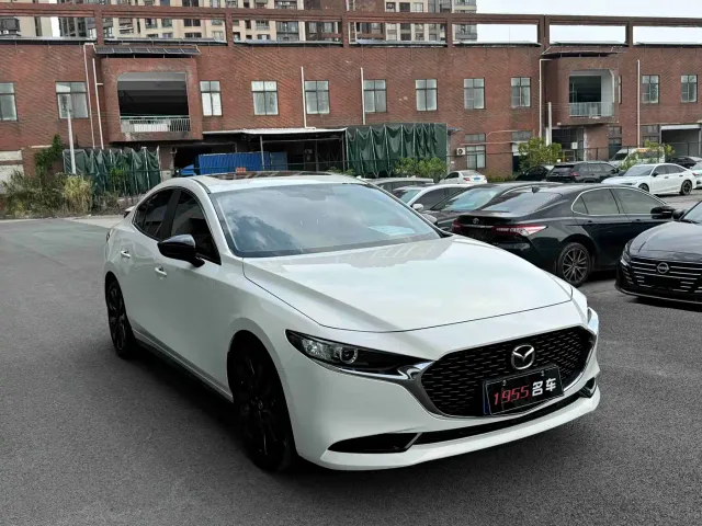 Mazda Axela — Фото автомобиля 3