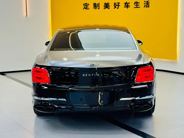 Bentley Flying Spur — Фото автомобиля 25