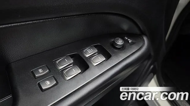 KG_Mobility_Ssangyong Rexton Новый Rexton Sport Дизель 2.2 4WD — Фото автомобиля 29