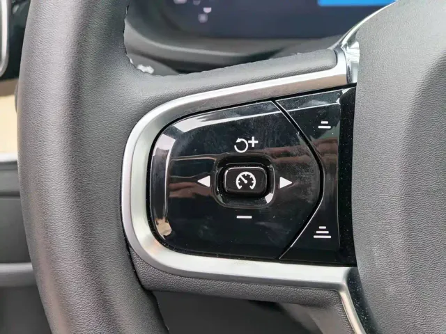 Volvo XC60 — Фото автомобиля 21