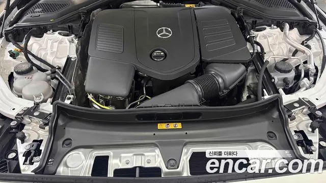 Mercedes-Benz E-Class — Фото автомобиля 6