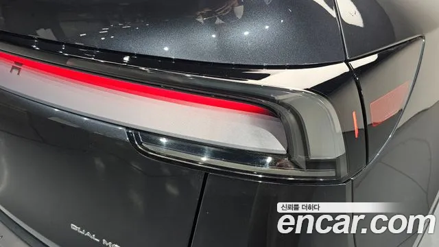 Tesla Model Y — Фото автомобиля 7