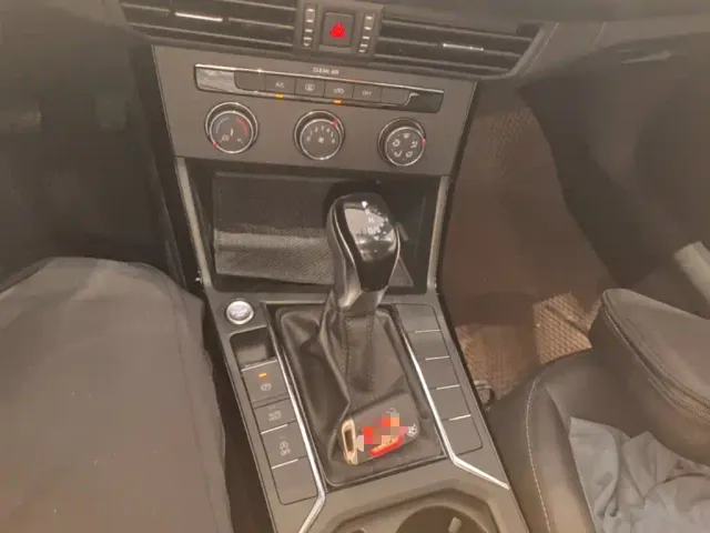 Volkswagen Passat — Фото автомобиля 13