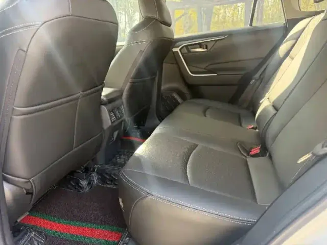 Toyota RAV4 — Фото автомобиля 4