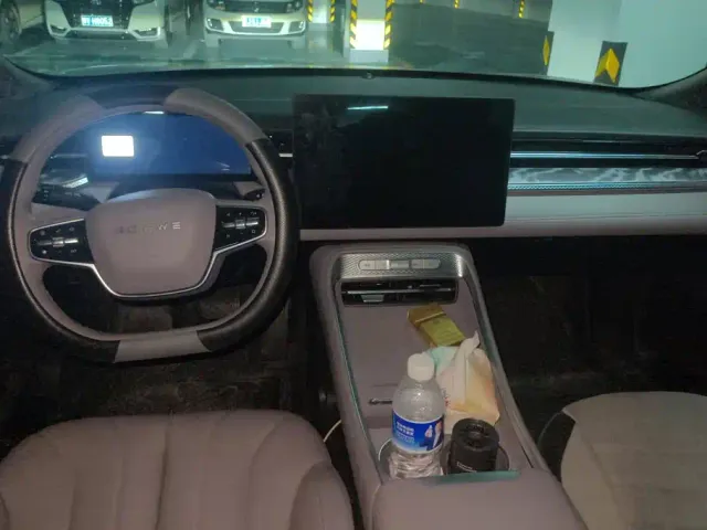 Roewe M7 DMH — Фото автомобиля 12