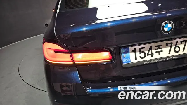 BMW 5-Series — Фото автомобиля 21