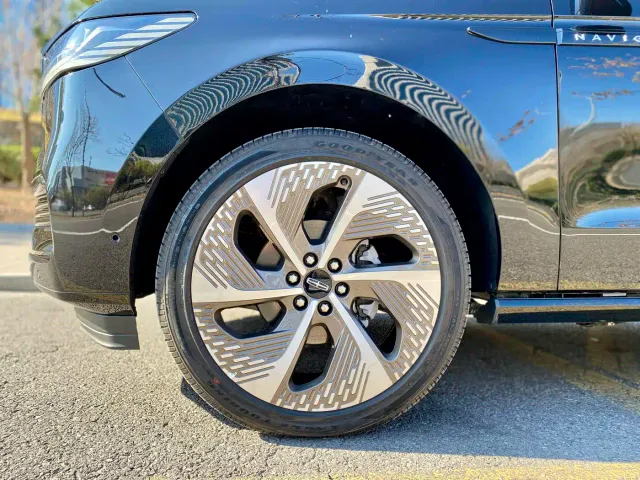 Lincoln Navigator — Фото автомобиля 6