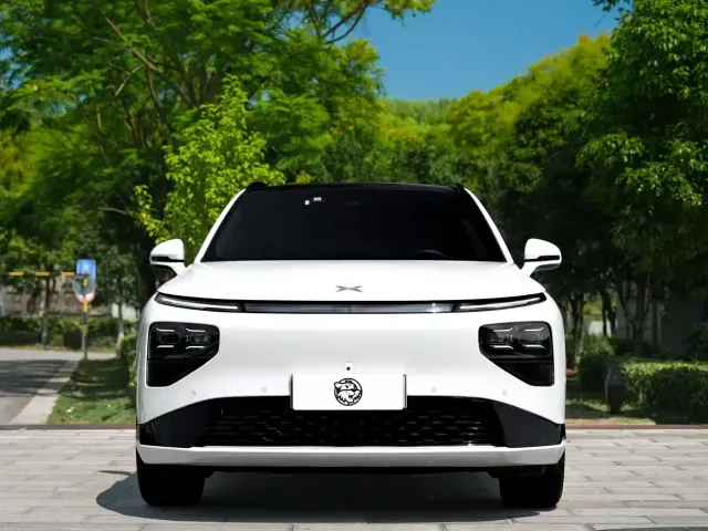 Xpeng G9 — Фото автомобиля 3