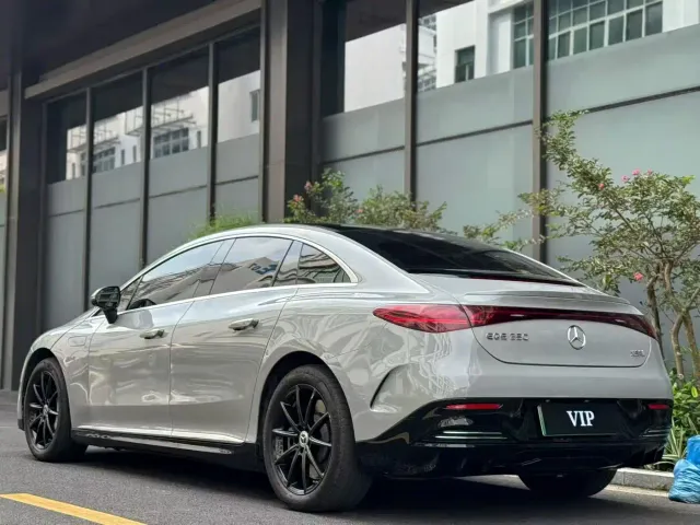 Mercedes-Benz EQE — Фото автомобиля 16