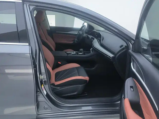 Changan Eado — Фото автомобиля 8