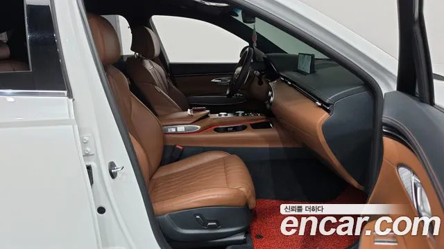 Genesis GV70 — Фото автомобиля 16