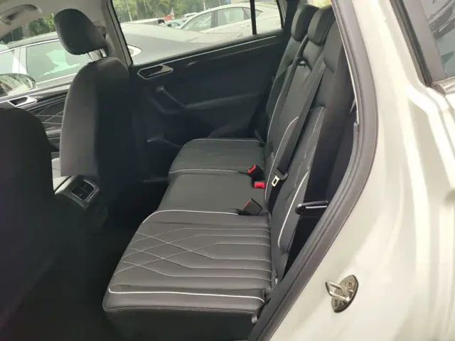 Volkswagen Tiguan L — Фото автомобиля 16