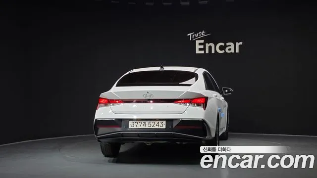 Hyundai Avante — Фото автомобиля 4