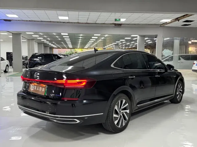 Volkswagen Passat — Фото автомобиля 9