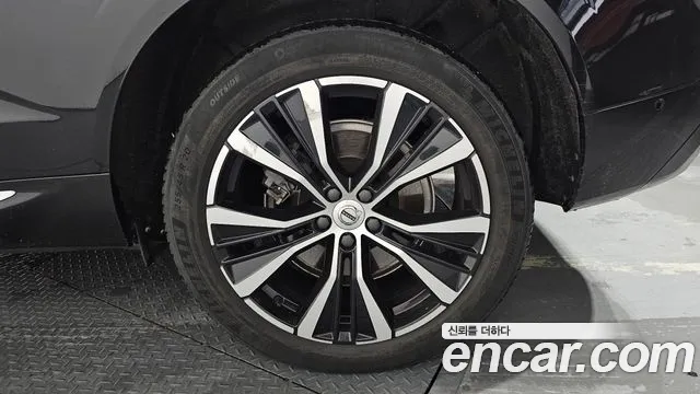 Вольво XC60 — Фото автомобиля 18