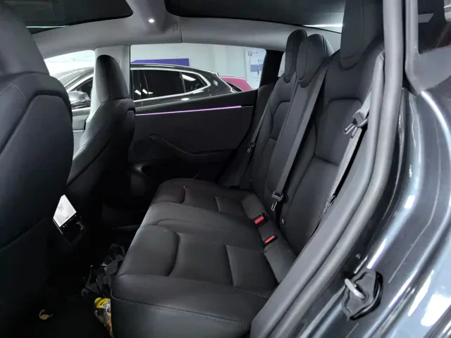 Tesla Model 3 — Фото автомобиля 7