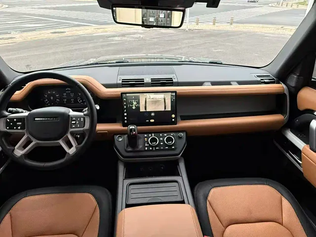 Land Rover Defender — Фото автомобиля 20
