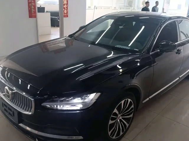 Фотография автомобиля — Volvo S90