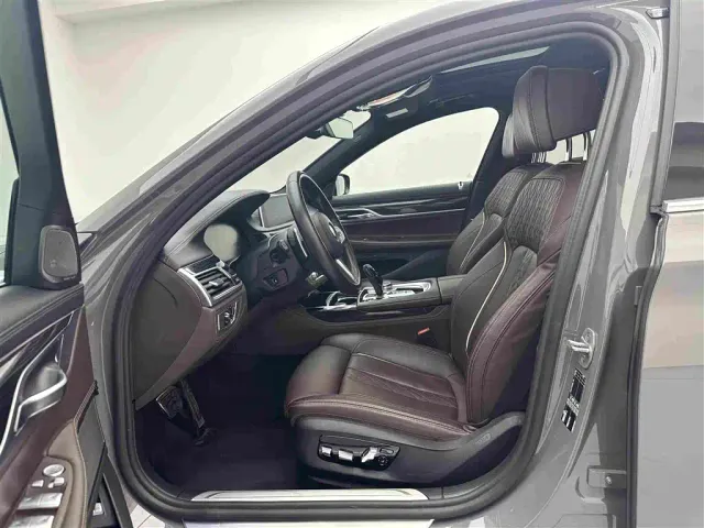 BMW 7 Series — Фото автомобиля 19