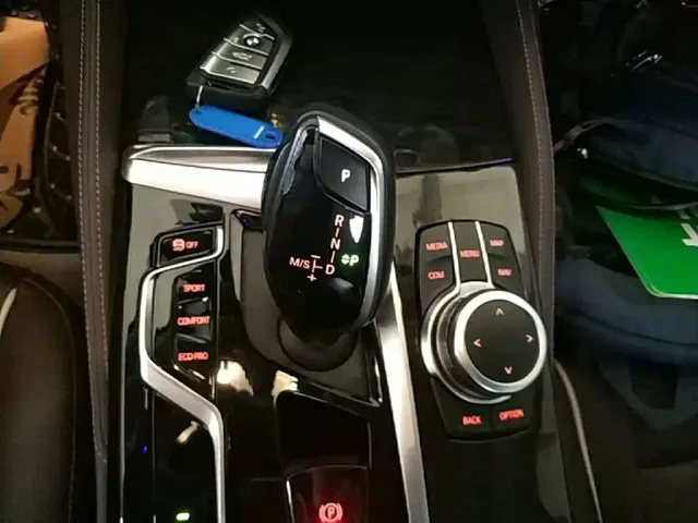 BMW 5 Series — Фото автомобиля 13