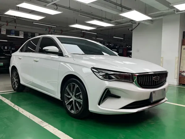 Geely Emgrand — Фото автомобиля 3