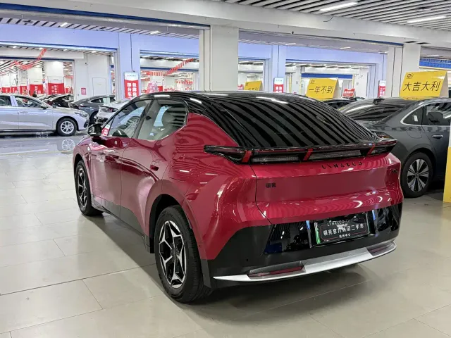 Lynk & Co Z20 — Фото автомобиля 15