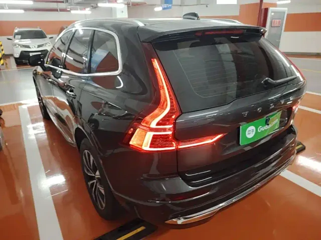 Volvo XC60 — Фото автомобиля 4
