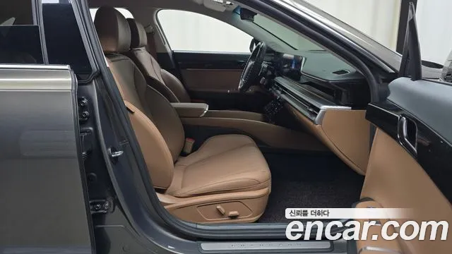 Hyundai Grandeur Grandeur (GN7) 2.5 Бензин 2WD — Фото автомобиля 11