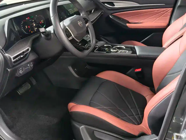 Changan Eado — Фото автомобиля 3