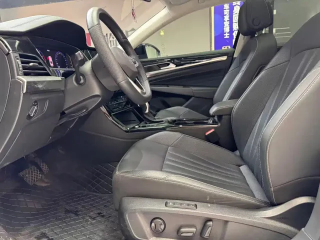 Volkswagen Passat — Фото автомобиля 5
