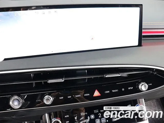 Genesis GV70 — Фото автомобиля 13