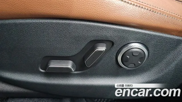 Genesis GV70 2.5T Бензин AWD — Фото автомобиля 12