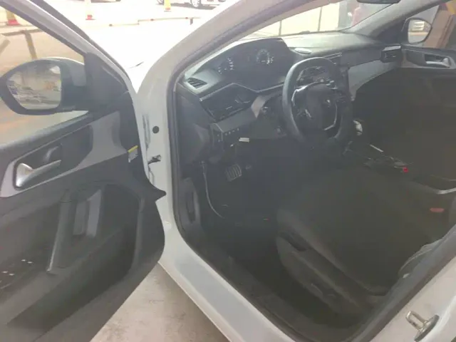 Peugeot Peugeot 408 2022 1.6T Light Chaser Edition — Фото автомобиля 15